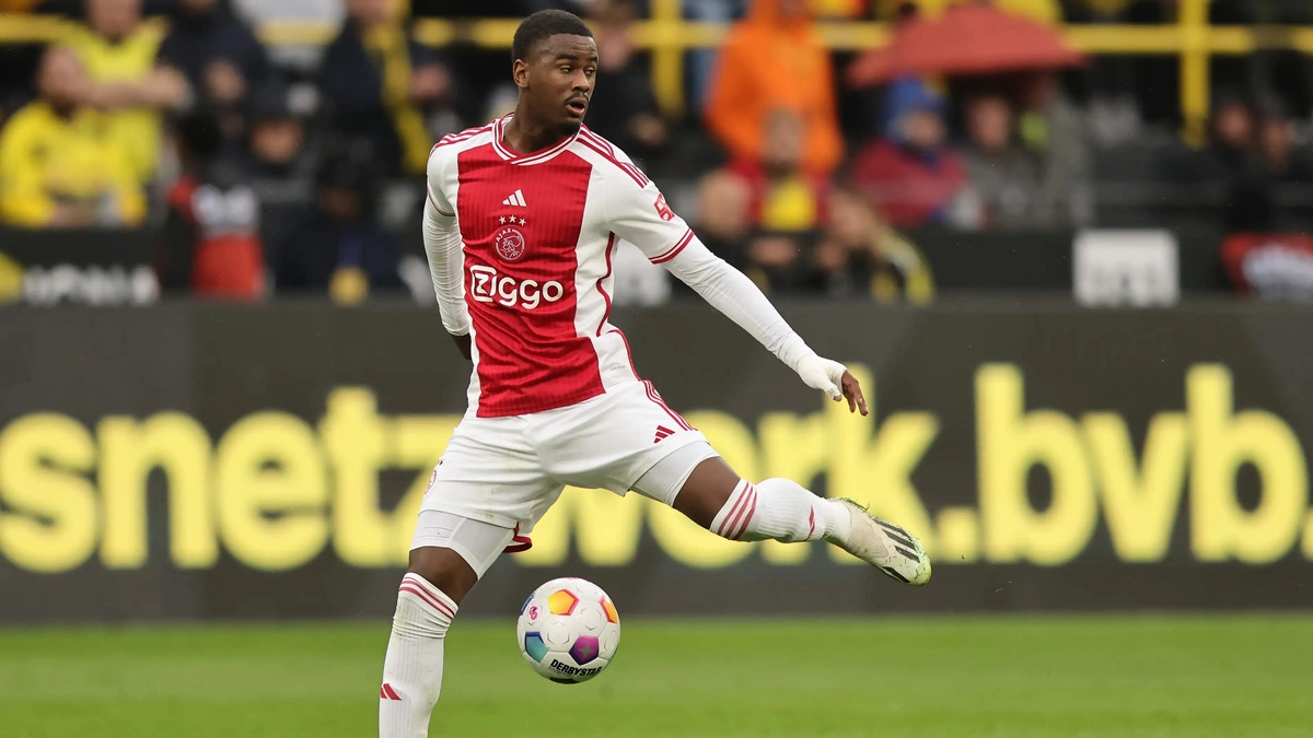 «Арсенал» хочет избавиться от Кивиора: замена уже найдена в сборной Нидерландов