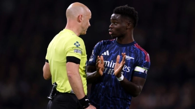 «Да это чистый пенальти» – Энтони Тейлор отменил пенальти в пользу «Арсенала» после просмотра VAR