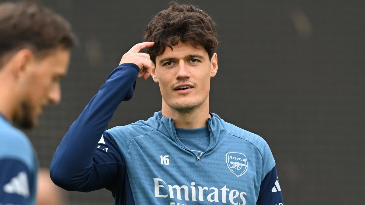 «Он доступен» для игры в Лиге чемпионов – Микель Артета назвал полузащитника «Арсенала» исключительным футболистом